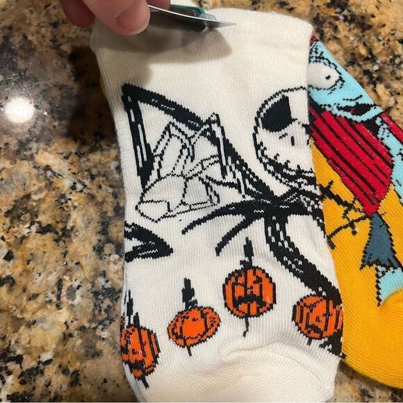 DISNEY Nightmare Before Christmas 2 Pair Ankle Socks - Picture 3 of 6